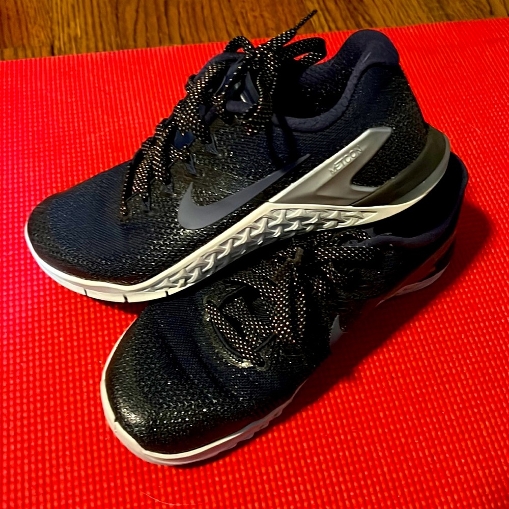 Nike Metcon 4 Women’s 7.5 Navy Sparkle